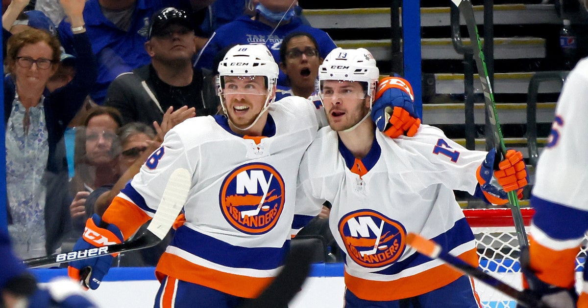 Islanders Suffocate Lightning, Get Timely Goals In Game 1 Win - CBS New ...