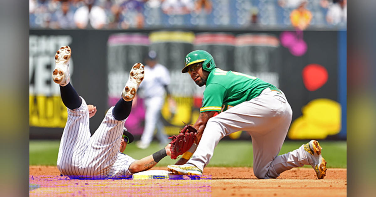 Urshela takes shard in eye, then hits go-ahead homer