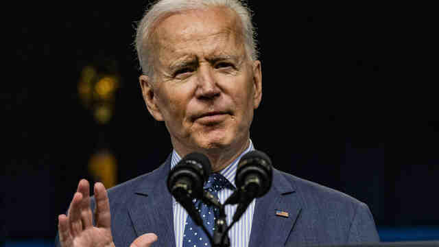 cbsn-fusion-pres-biden-tries-to-placate-both-progressives-and-conservatives-ahead-of-pivotal-week-on-the-hill-thumbnail-738142-640x360.jpg 