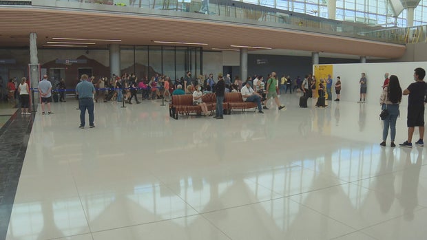 DIA Great Hall SY 01 concatenated 144949_frame_8930 