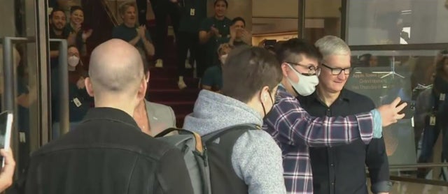 Apple Opens New Store In Downtown LA's Historic Tower Theatre 