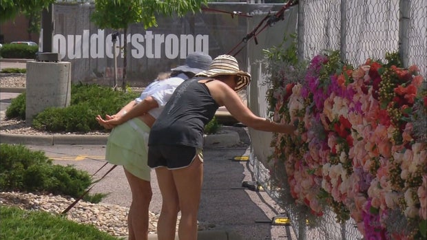 BOULDER STRONG FLOWERS 5VO.transfer_frame_635 