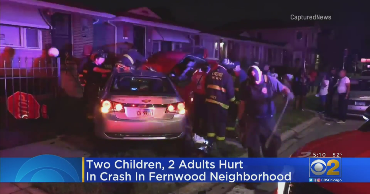 1 dead after multi-car crash on Chicago's Southwest Side - CBS Chicago