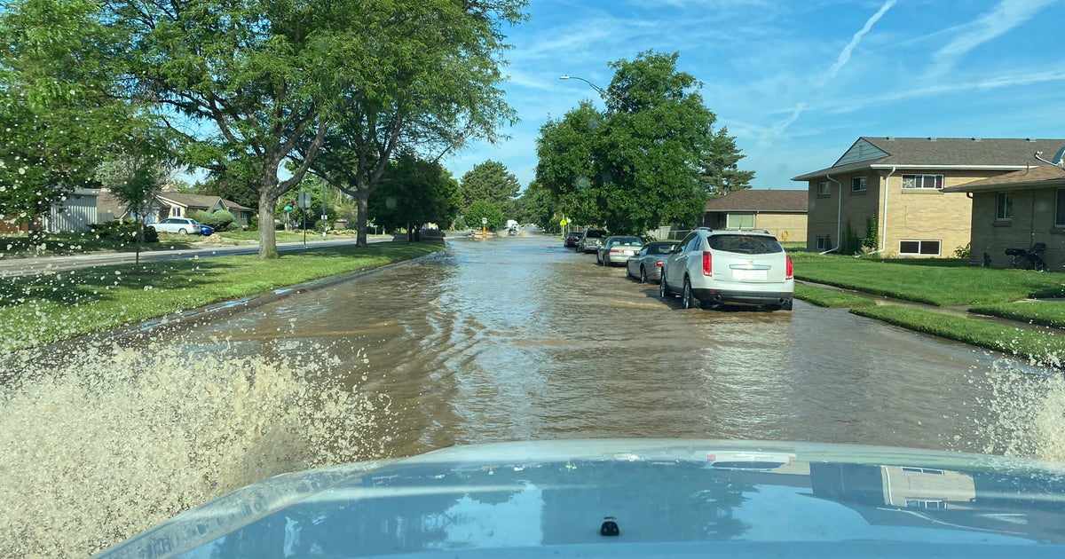 Denver Water Main Break Floods Park Hill Streets - CBS Colorado
