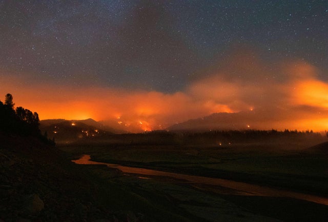 TOPSHOT-US-CLIMATE-WILDFIRE-DROUGHT-FIRE 
