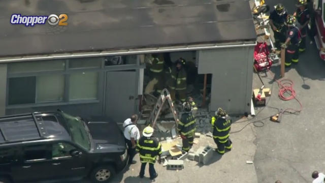 pelham-car-into-building.jpg 