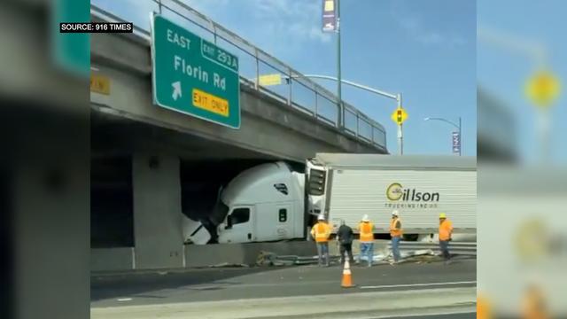 FLORIN-RD-BIG-RIG-CRASH.jpg 