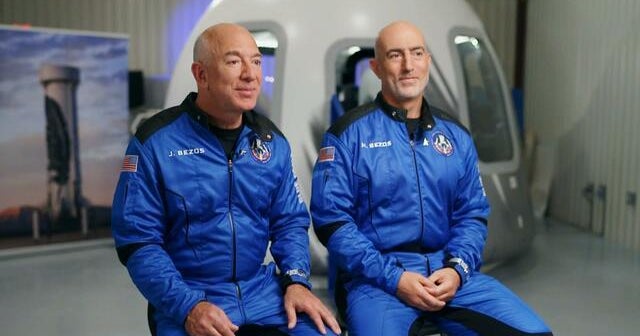 Inside the Blue Origin training capsule with Jeff and Mark Bezos - CBS News