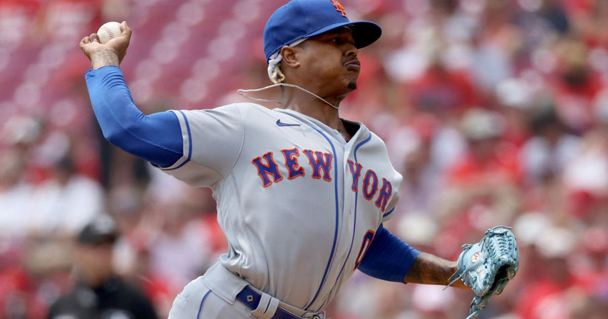 Dominic Smith, NY Mets, Shows Off his Top 8 Gloves 
