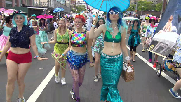 coney-island-annual-mermaid-parade.jpg 