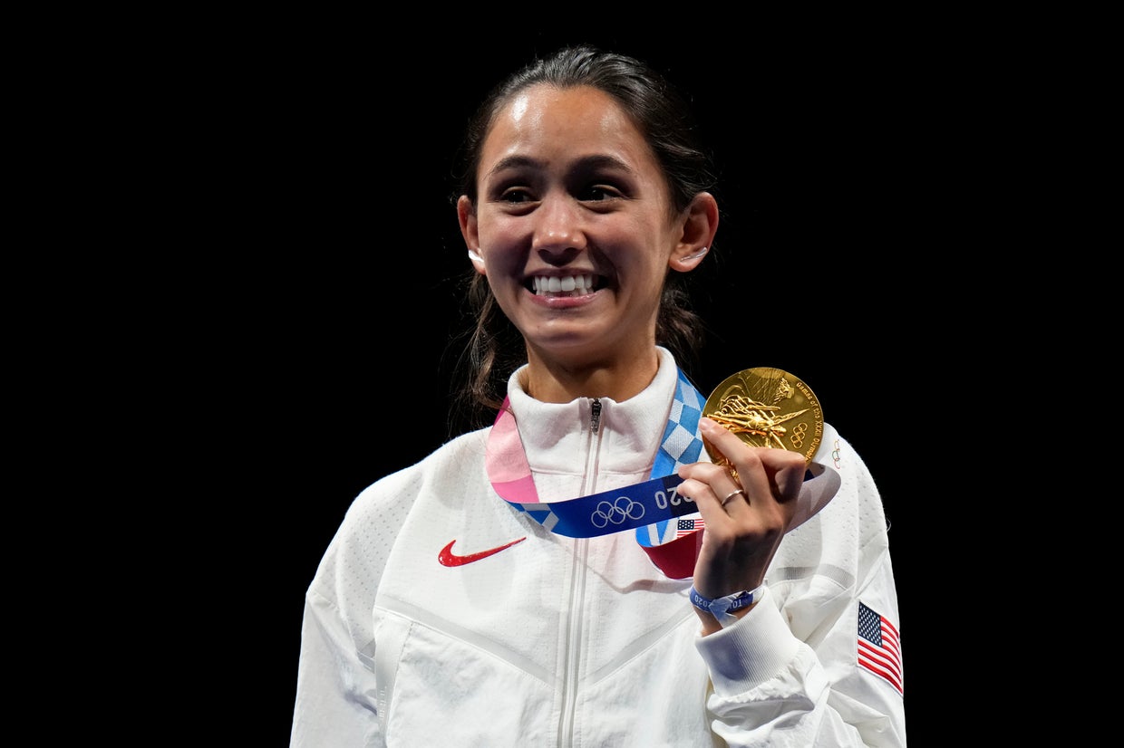 Lee Kiefer wins third fencing gold medal in U.S. history by defeating ...