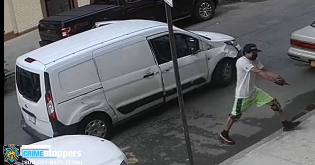 Police Searching For Suspects Accused In Armed Robbery In The Bronx ...