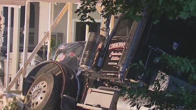 Braintree-tractor-trailer-crash.jpg 