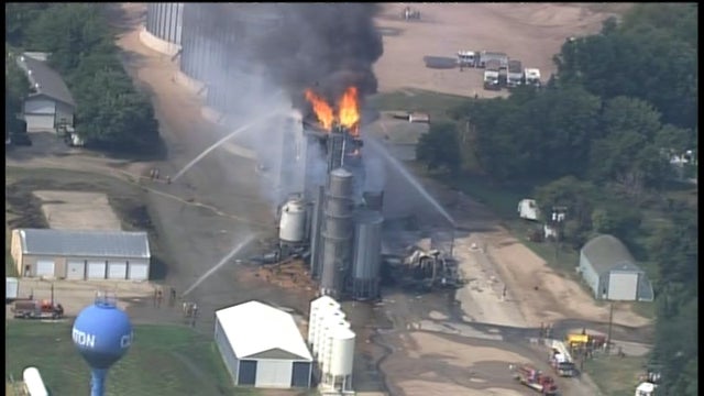 Clinton-Grain-Elevator-Fire-1.jpg 