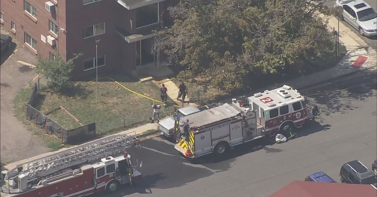 Good Samaritan Rescues 1 Person From Burning Apartment In Aurora - CBS ...