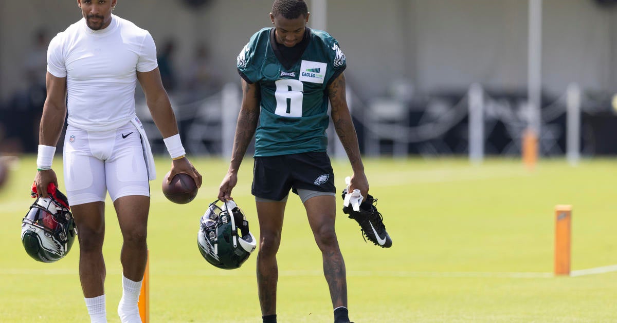 Eagles Rookie WR DeVonta Smith Week-To-Week Due To Knee Sprain - CBS ...