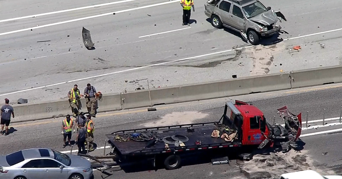 Rollover Crash Shuts Down Northbound I 35w And Northbound Texpress Lanes