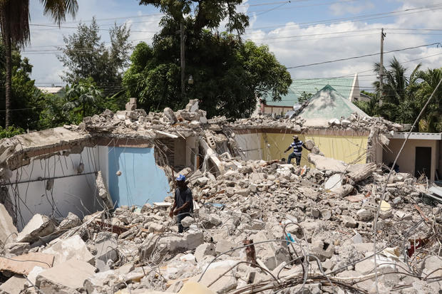 Haiti Quake Death Toll Nears 1,300 as U.S. Deploys Search Teams 