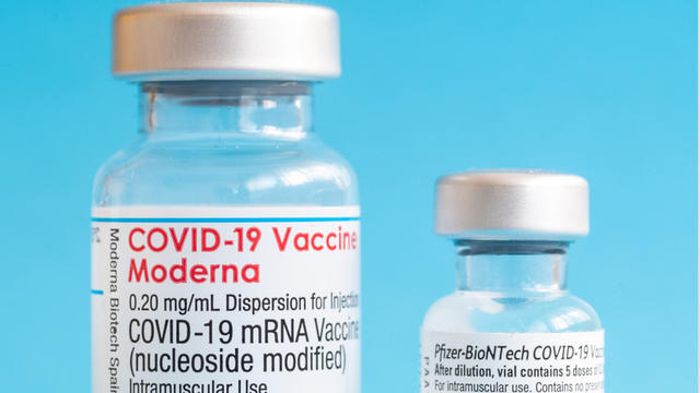 Moderna-Pfizer-Vaccine-Vials.jpg 