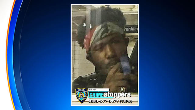 mta-worker-threatened-with-knife.jpg 