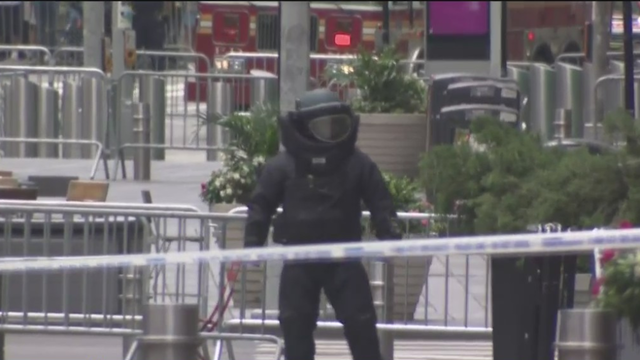 nypd-bomb-squad-time-square-tin-of-crackers.png 