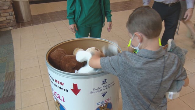 Teddy Bear Donation DA raw 01 concatenated 104832_frame_40873 