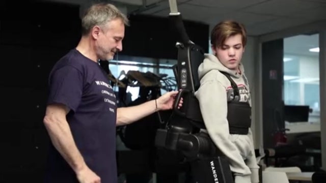 dadhelpssonwalk.jpg 