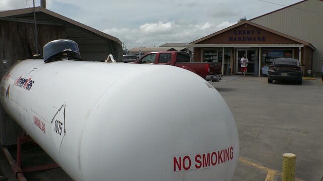 0828-satmo-hurricaneidapreps-781035-640x360.jpg 