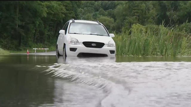 hempfield-car-in-floodwater.png 