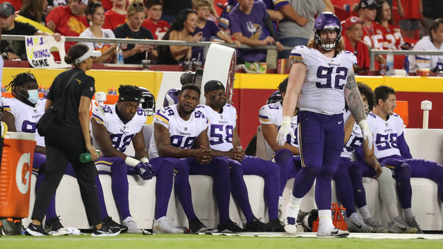 Vikings re-sign Everson Griffen, add 14 players to practice squad