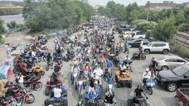 15573_huge_ride_out_group.jpeg 