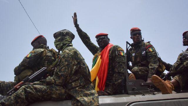 cbsn-fusion-worldview-armed-soldiers-takeover-guinea-belarus-opposition-leader-sentenced-thumbnail-787371-640x360.jpg 