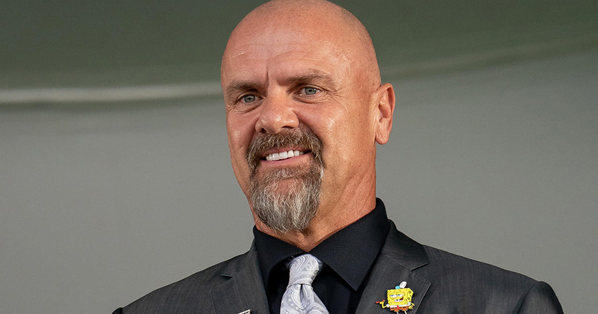 Larry Walker Finally Inducted Into Baseball Hall Of Fame, Complete With  SpongeBob SquarePants Lapel Pin - CBS Colorado