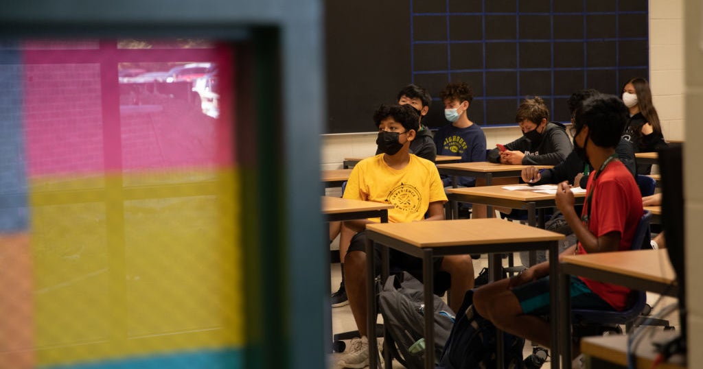 Minnesota Schools See Slight Bump In Weekly COVID Cases - CBS Minnesota