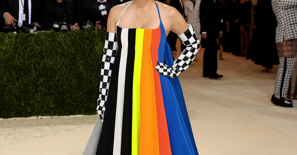 Emma Chamberlain attends The 2021 Met Gala Celebrating In America: A  News Photo - Getty Images