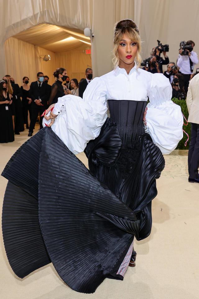 Donatella Versace is greeted by Iman at Metropolitan Museum of Art News  Photo - Getty Images