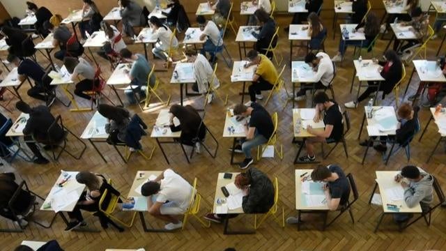 cbsn-fusion-florida-putting-an-end-to-its-standardized-testing-system-thumbnail-794135-640x360.jpg 