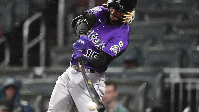 Tapia's tiebreaking single in 10th sends Rockies over Braves