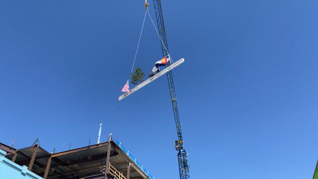 CSU SPUR TOPPING OUT 63VO.transfer_frame_765 