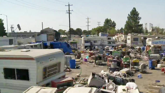 Homeless-RV-encampment-in-Oaklands-Fruitvale.jpg 