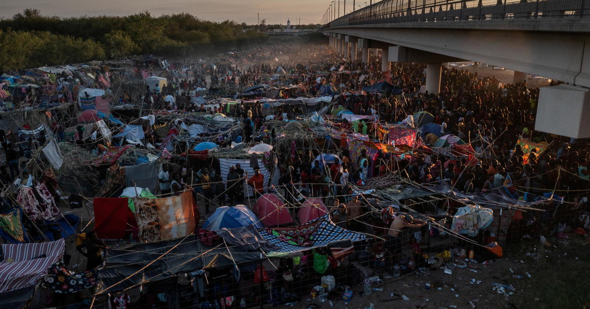 Thousands of Haitian migrants arrive at Texas border city Del