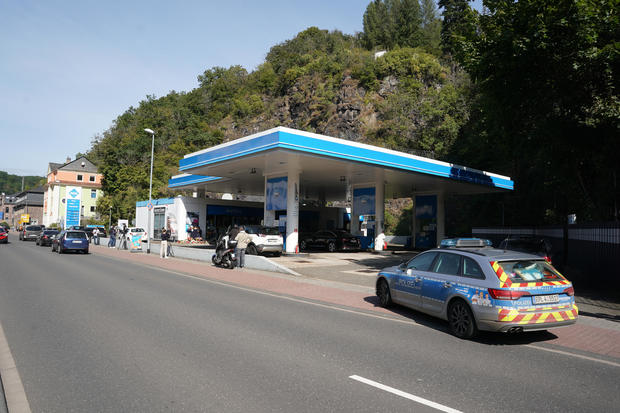 Murder at petrol station 