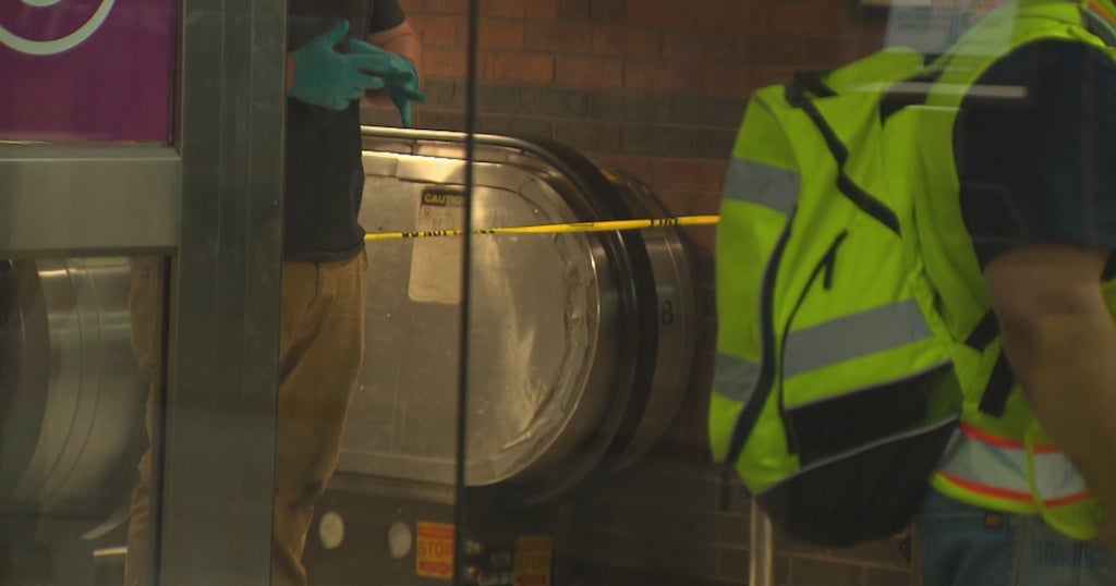 9 Hurt At Back Bay MBTA Station After Escalator Malfunction CBS Boston