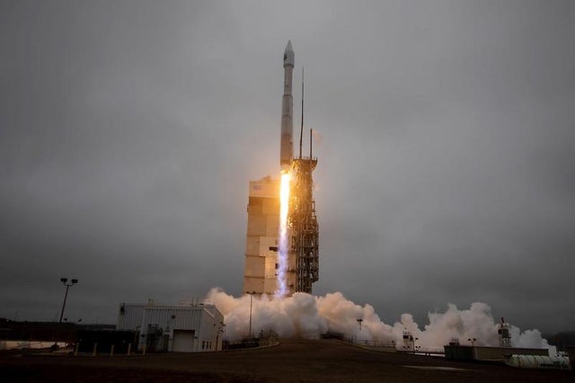 092721-landsat-launch1.jpg 