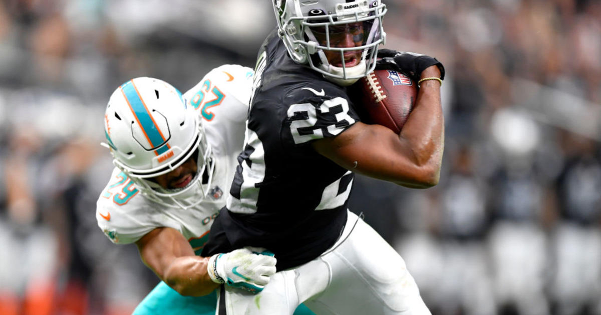 Raiders beat Dolphins in overtime to remain unbeaten