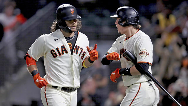 dback-giants1.jpg 