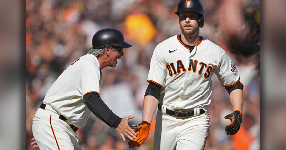 Giants miss chance to clinch NL West, fall to Padres in 10th - Seattle  Sports