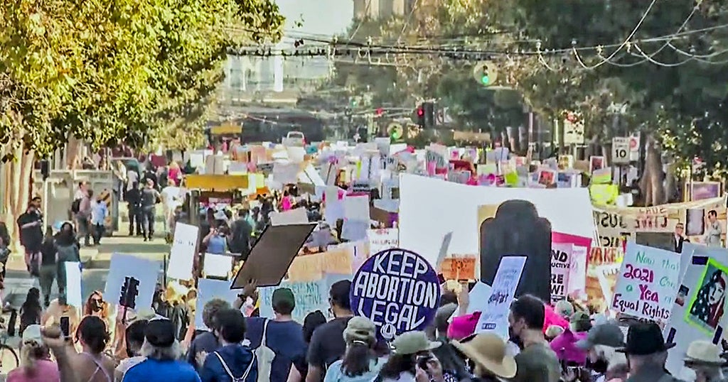 Thousands Rally for Abortion Rights at Women's March in San Francisco ...