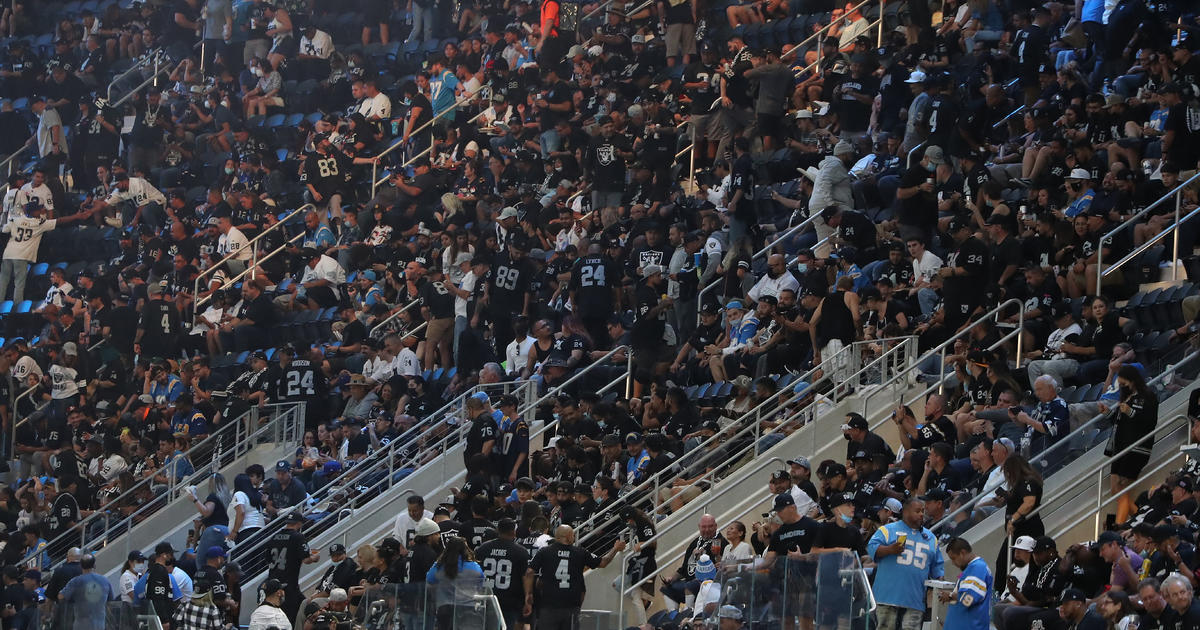 Chargers, Raiders fans come to blows during game at SoFi Stadium