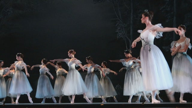 CO-BALLET-GISELLE-PKG_frame_297.jpeg 